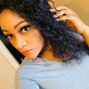 Meet your Posher, Andrea